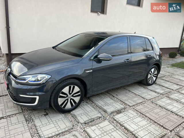 Серый Фольксваген e-Golf, объемом двигателя 0 л и пробегом 114 тыс. км за 12500 $, фото 4 на Automoto.ua
