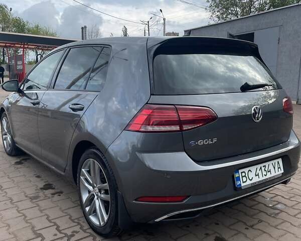 Серый Фольксваген e-Golf, объемом двигателя 0 л и пробегом 108 тыс. км за 17600 $, фото 8 на Automoto.ua