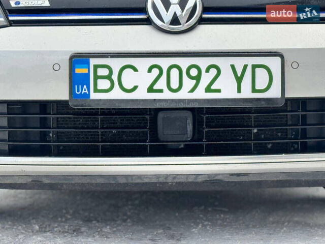 Серый Фольксваген e-Golf, объемом двигателя 0 л и пробегом 148 тыс. км за 12350 $, фото 10 на Automoto.ua