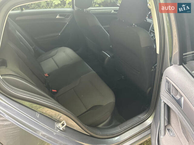 Серый Фольксваген e-Golf, объемом двигателя 0 л и пробегом 250 тыс. км за 12500 $, фото 3 на Automoto.ua