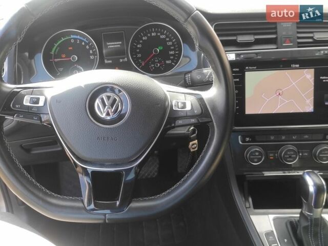 Сірий Фольксваген e-Golf, об'ємом двигуна 0 л та пробігом 90 тис. км за 9400 $, фото 7 на Automoto.ua