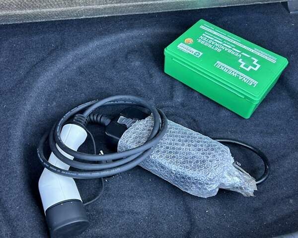 Серый Фольксваген e-Golf, объемом двигателя 0 л и пробегом 161 тыс. км за 13100 $, фото 13 на Automoto.ua