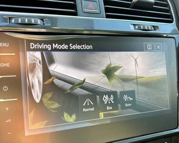 Сірий Фольксваген e-Golf, об'ємом двигуна 0 л та пробігом 161 тис. км за 13300 $, фото 39 на Automoto.ua