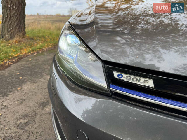 Серый Фольксваген e-Golf, объемом двигателя 0 л и пробегом 194 тыс. км за 11650 $, фото 6 на Automoto.ua