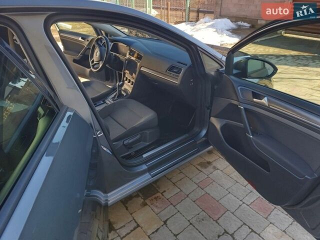 Серый Фольксваген e-Golf, объемом двигателя 0 л и пробегом 152 тыс. км за 13900 $, фото 4 на Automoto.ua