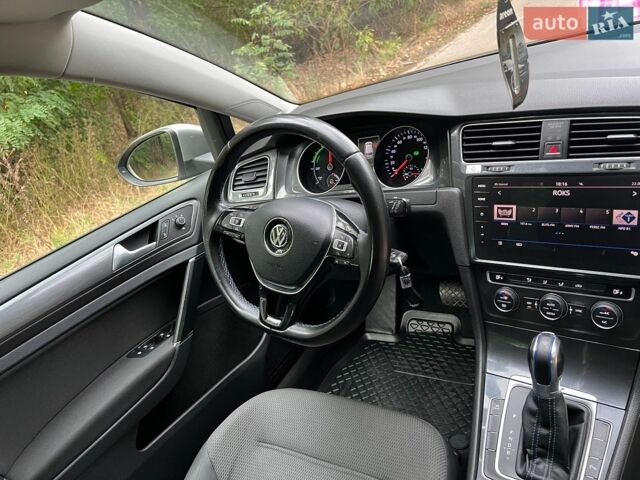 Сірий Фольксваген e-Golf, об'ємом двигуна 0 л та пробігом 219 тис. км за 11400 $, фото 16 на Automoto.ua