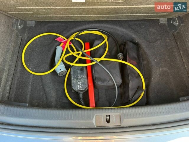 Сірий Фольксваген e-Golf, об'ємом двигуна 0 л та пробігом 163 тис. км за 11300 $, фото 29 на Automoto.ua