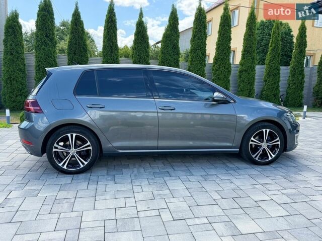 Серый Фольксваген e-Golf, объемом двигателя 0 л и пробегом 119 тыс. км за 13900 $, фото 50 на Automoto.ua