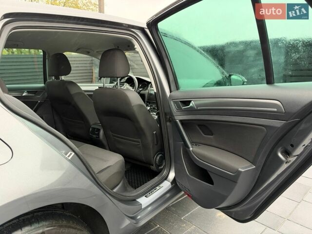 Сірий Фольксваген e-Golf, об'ємом двигуна 0 л та пробігом 107 тис. км за 12999 $, фото 24 на Automoto.ua