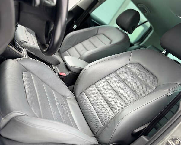 Серый Фольксваген e-Golf, объемом двигателя 0 л и пробегом 148 тыс. км за 12350 $, фото 53 на Automoto.ua