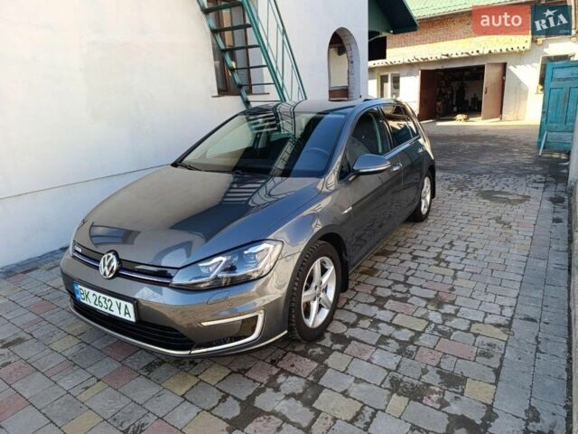 Серый Фольксваген e-Golf, объемом двигателя 0 л и пробегом 152 тыс. км за 13900 $, фото 14 на Automoto.ua