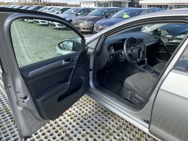 Сірий Фольксваген e-Golf, об'ємом двигуна 0 л та пробігом 18 тис. км за 15963 $, фото 6 на Automoto.ua