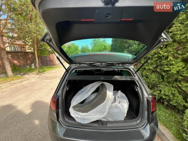 Сірий Фольксваген e-Golf, об'ємом двигуна 0 л та пробігом 92 тис. км за 13699 $, фото 27 на Automoto.ua