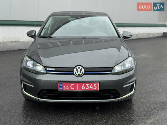 Серый Фольксваген e-Golf, объемом двигателя 0 л и пробегом 98 тыс. км за 12000 $, фото 1 на Automoto.ua