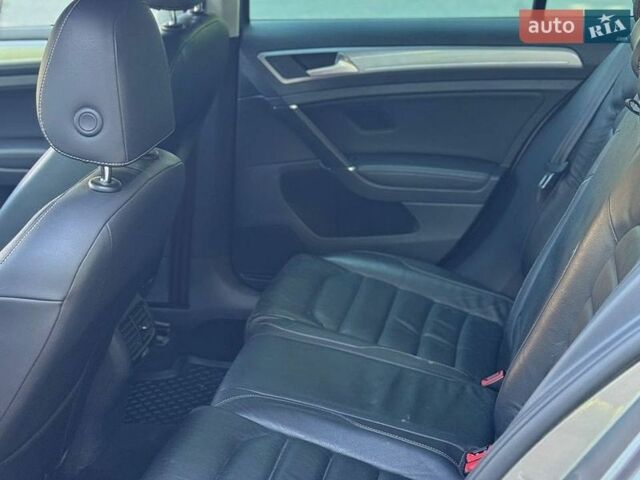 Серый Фольксваген e-Golf, объемом двигателя 0 л и пробегом 165 тыс. км за 9200 $, фото 32 на Automoto.ua