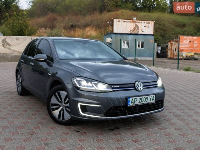 Серый Фольксваген e-Golf, объемом двигателя 0 л и пробегом 98 тыс. км за 14000 $, фото 1 на Automoto.ua