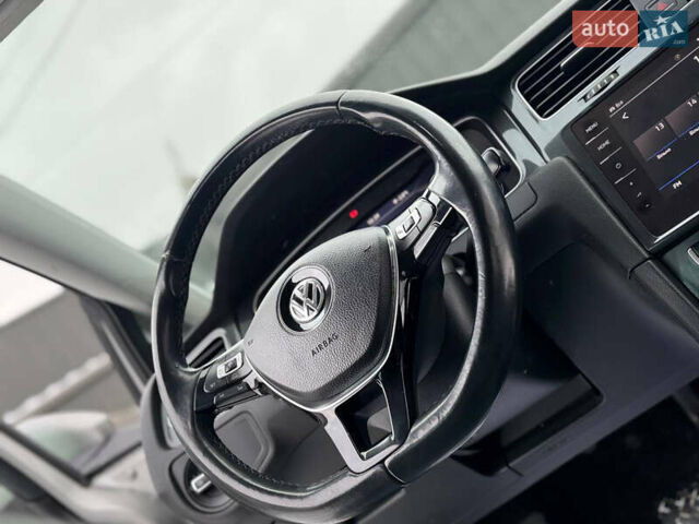 Серый Фольксваген e-Golf, объемом двигателя 0 л и пробегом 148 тыс. км за 12350 $, фото 62 на Automoto.ua