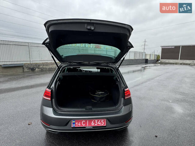 Серый Фольксваген e-Golf, объемом двигателя 0 л и пробегом 98 тыс. км за 12000 $, фото 11 на Automoto.ua