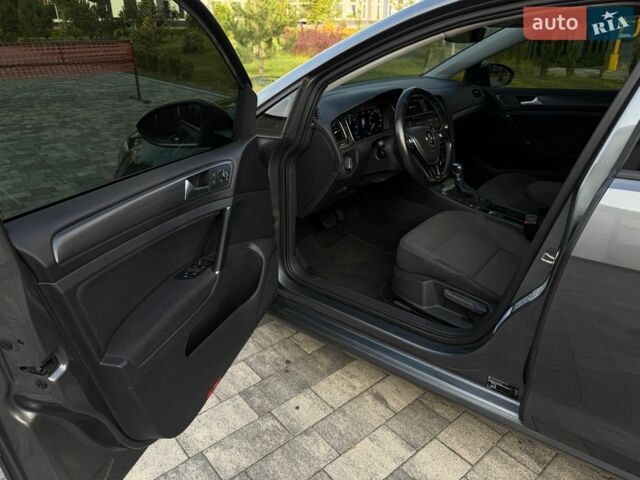 Серый Фольксваген e-Golf, объемом двигателя 0 л и пробегом 151 тыс. км за 13900 $, фото 36 на Automoto.ua