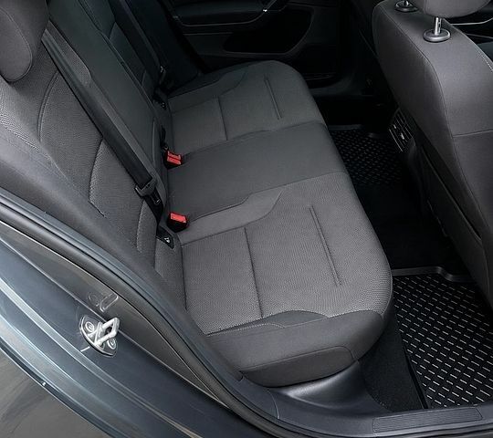 Сірий Фольксваген e-Golf, об'ємом двигуна 0 л та пробігом 155 тис. км за 11999 $, фото 23 на Automoto.ua