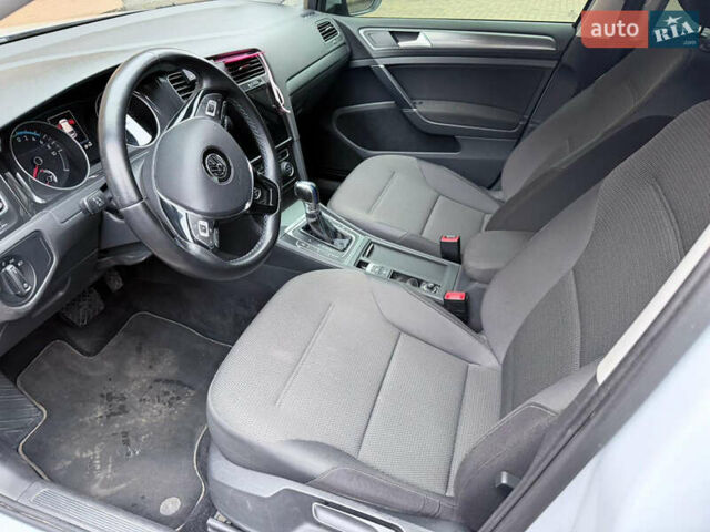 Серый Фольксваген e-Golf, объемом двигателя 0 л и пробегом 77 тыс. км за 13500 $, фото 6 на Automoto.ua