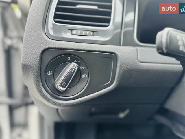 Сірий Фольксваген e-Golf, об'ємом двигуна 0 л та пробігом 140 тис. км за 11450 $, фото 27 на Automoto.ua