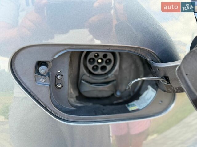Серый Фольксваген e-Golf, объемом двигателя 0 л и пробегом 119 тыс. км за 13900 $, фото 35 на Automoto.ua