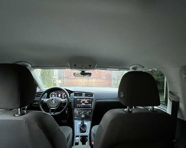 Серый Фольксваген e-Golf, объемом двигателя 0 л и пробегом 114 тыс. км за 12500 $, фото 19 на Automoto.ua