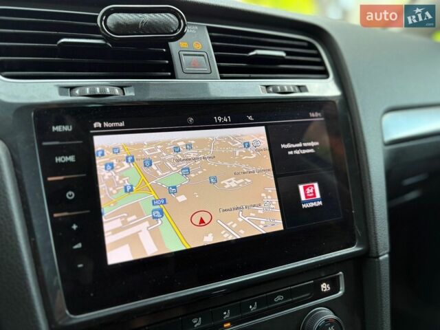 Серый Фольксваген e-Golf, объемом двигателя 0 л и пробегом 117 тыс. км за 12300 $, фото 31 на Automoto.ua