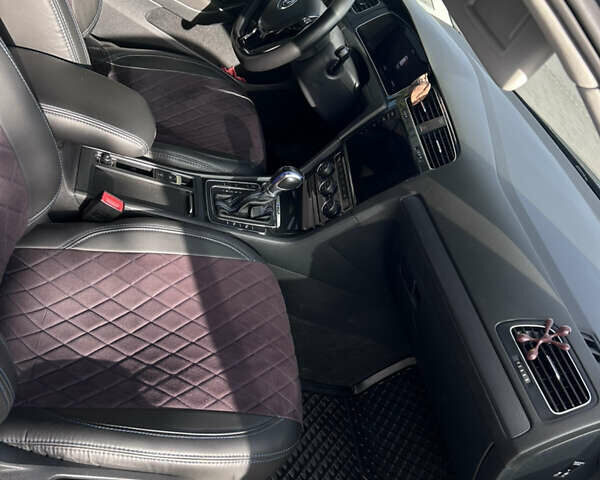 Сірий Фольксваген e-Golf, об'ємом двигуна 0 л та пробігом 166 тис. км за 13300 $, фото 6 на Automoto.ua