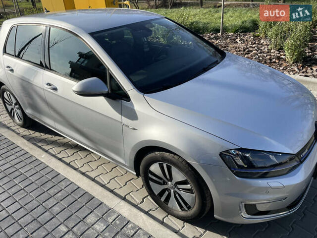 Серый Фольксваген e-Golf, объемом двигателя 0 л и пробегом 76 тыс. км за 9300 $, фото 27 на Automoto.ua