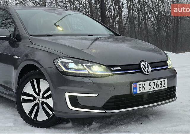 Серый Фольксваген e-Golf, объемом двигателя 0 л и пробегом 159 тыс. км за 12499 $, фото 8 на Automoto.ua