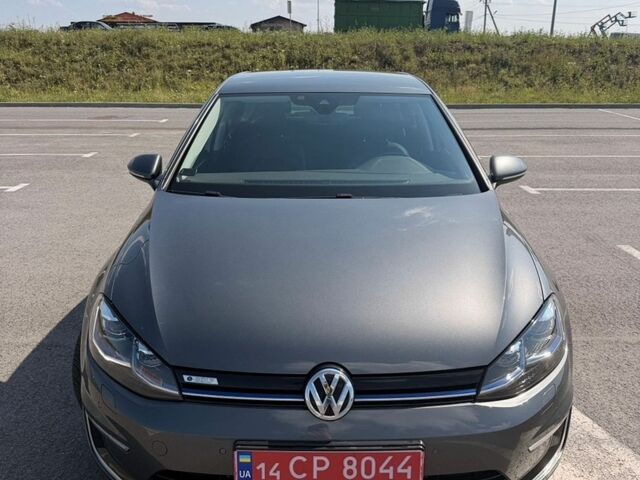 Серый Фольксваген e-Golf, объемом двигателя 0 л и пробегом 139 тыс. км за 13700 $, фото 5 на Automoto.ua