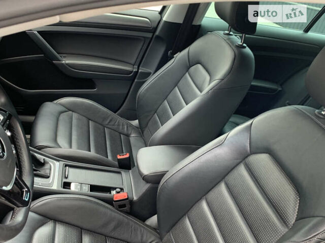 Серый Фольксваген e-Golf, объемом двигателя 0 л и пробегом 109 тыс. км за 14200 $, фото 30 на Automoto.ua