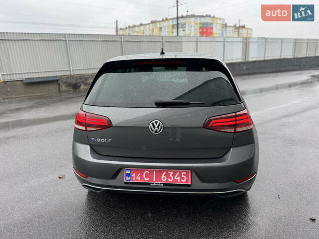 Серый Фольксваген e-Golf, объемом двигателя 0 л и пробегом 98 тыс. км за 12000 $, фото 5 на Automoto.ua