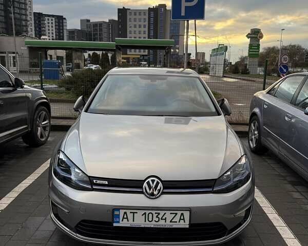 Серый Фольксваген e-Golf, объемом двигателя 0 л и пробегом 46 тыс. км за 15000 $, фото 6 на Automoto.ua