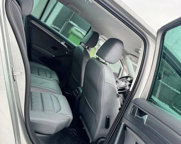 Серый Фольксваген e-Golf, объемом двигателя 0 л и пробегом 148 тыс. км за 12350 $, фото 63 на Automoto.ua