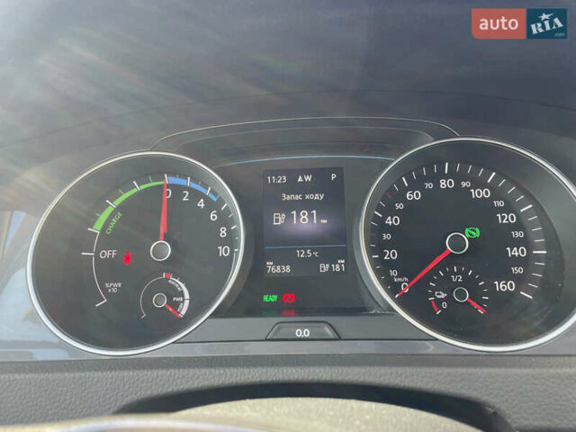 Серый Фольксваген e-Golf, объемом двигателя 0 л и пробегом 76 тыс. км за 9300 $, фото 17 на Automoto.ua
