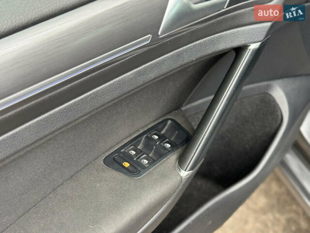 Сірий Фольксваген e-Golf, об'ємом двигуна 0 л та пробігом 200 тис. км за 11777 $, фото 14 на Automoto.ua