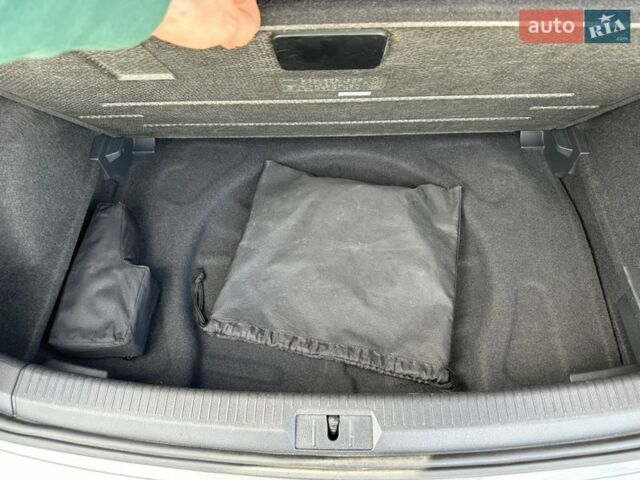 Сірий Фольксваген e-Golf, об'ємом двигуна 0 л та пробігом 159 тис. км за 11500 $, фото 46 на Automoto.ua