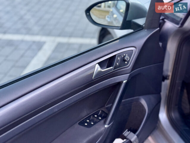 Серый Фольксваген e-Golf, объемом двигателя 0 л и пробегом 151 тыс. км за 12400 $, фото 14 на Automoto.ua