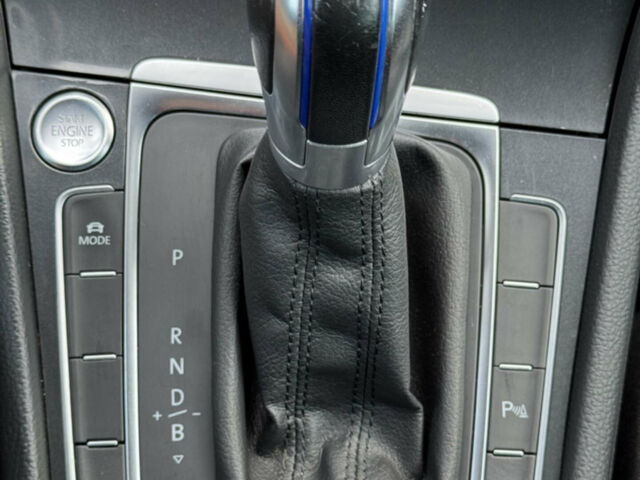 Сірий Фольксваген e-Golf, об'ємом двигуна 0 л та пробігом 107 тис. км за 14200 $, фото 10 на Automoto.ua