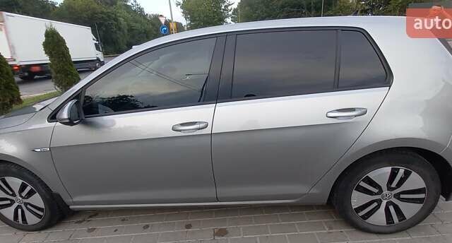 Серый Фольксваген e-Golf, объемом двигателя 0 л и пробегом 118 тыс. км за 13900 $, фото 6 на Automoto.ua