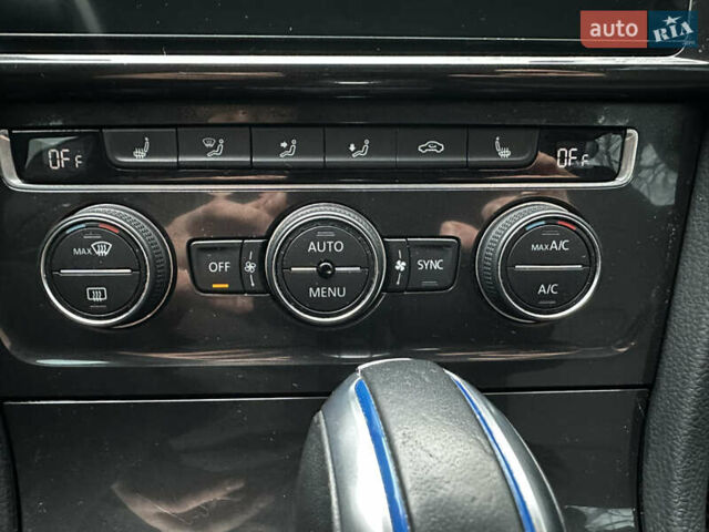 Серый Фольксваген e-Golf, объемом двигателя 0 л и пробегом 53 тыс. км за 12900 $, фото 20 на Automoto.ua