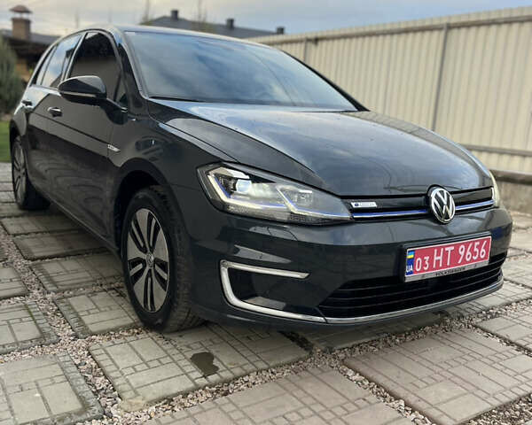Серый Фольксваген e-Golf, объемом двигателя 0 л и пробегом 114 тыс. км за 12500 $, фото 2 на Automoto.ua