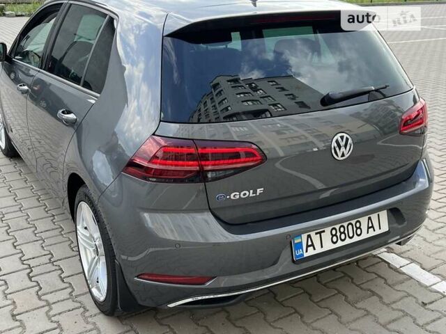 Серый Фольксваген e-Golf, объемом двигателя 0 л и пробегом 120 тыс. км за 18700 $, фото 18 на Automoto.ua