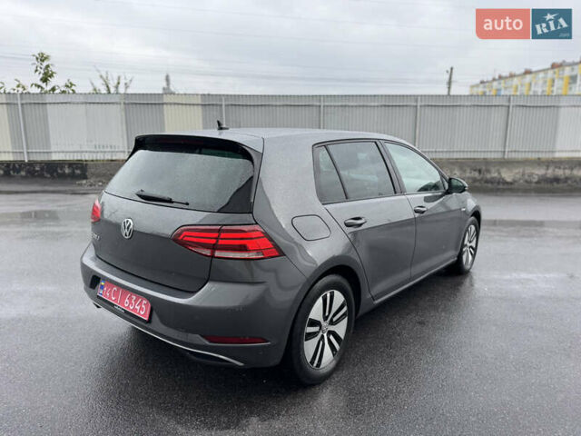 Серый Фольксваген e-Golf, объемом двигателя 0 л и пробегом 98 тыс. км за 12000 $, фото 4 на Automoto.ua