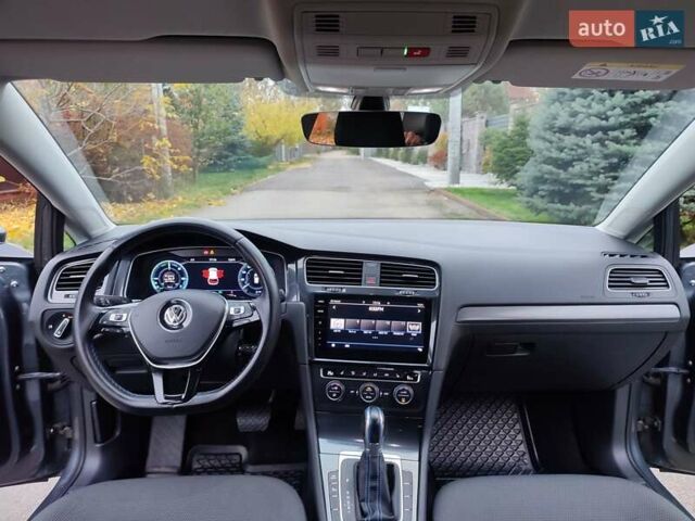 Сірий Фольксваген e-Golf, об'ємом двигуна 0 л та пробігом 126 тис. км за 12700 $, фото 20 на Automoto.ua