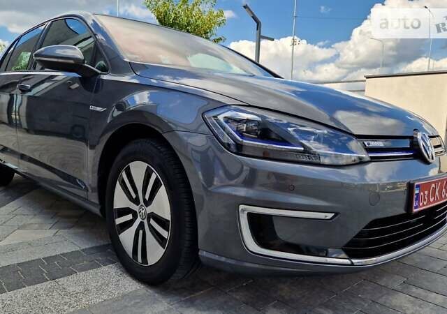 Серый Фольксваген e-Golf, объемом двигателя 0 л и пробегом 53 тыс. км за 15500 $, фото 62 на Automoto.ua