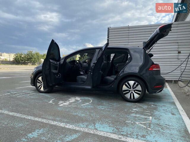 Серый Фольксваген e-Golf, объемом двигателя 0 л и пробегом 60 тыс. км за 16500 $, фото 1 на Automoto.ua